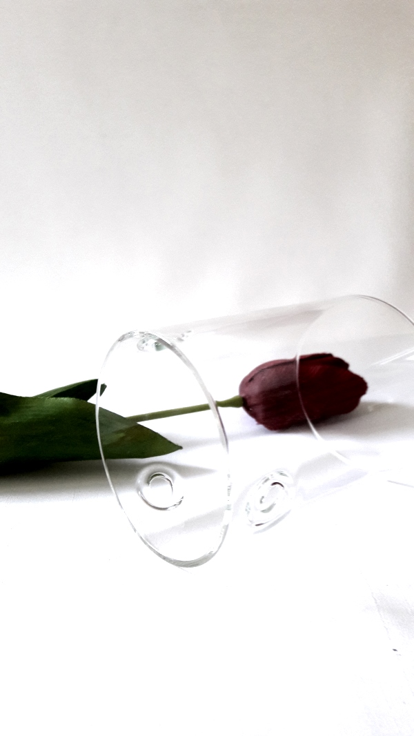 Glas mit Luftlöchern 10 cm h, 7,5 cm Ø