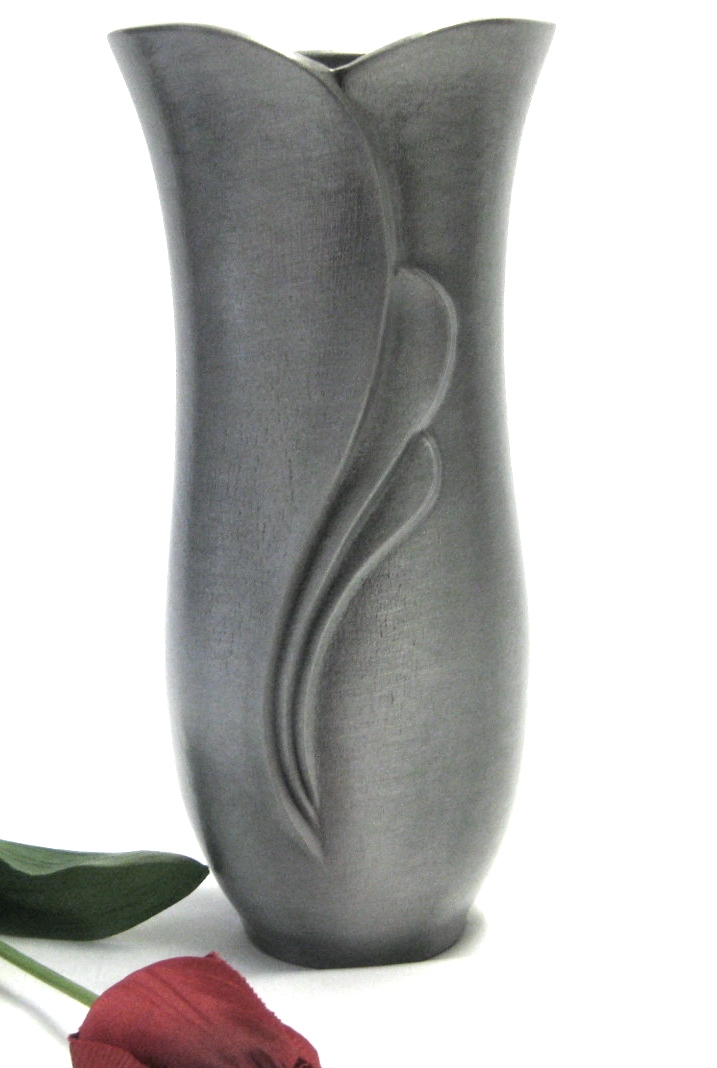 Vase, mit Wellenmotiv, Grabvase, Grabschmuck
