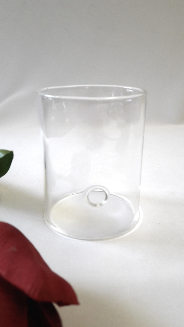 Glas weiß  9 cm H, 7 cm