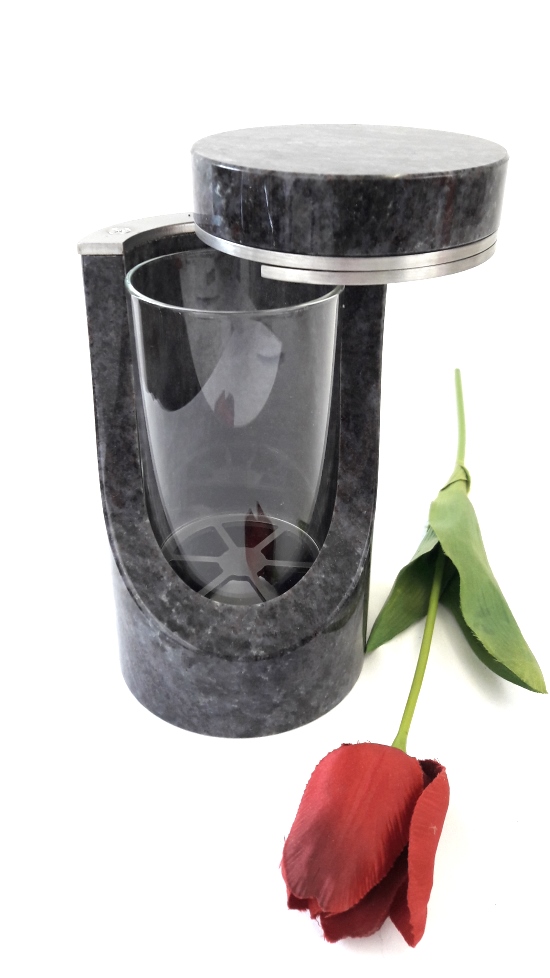Grablaterne, versch. Materialien, Grablampe, Grabschmuck