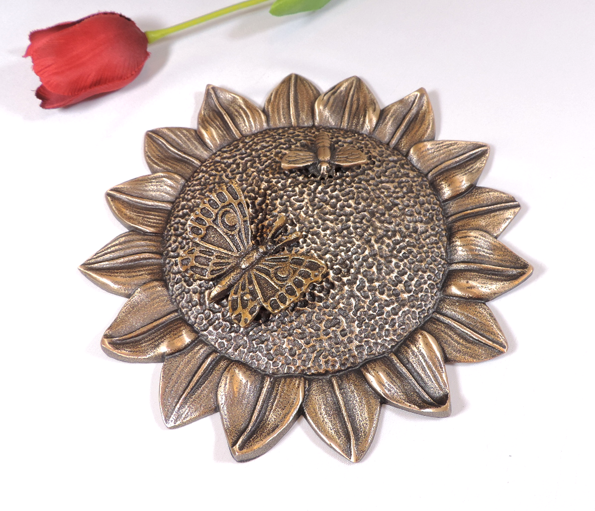 Sonnenblume, mit Biene und Schmetterling