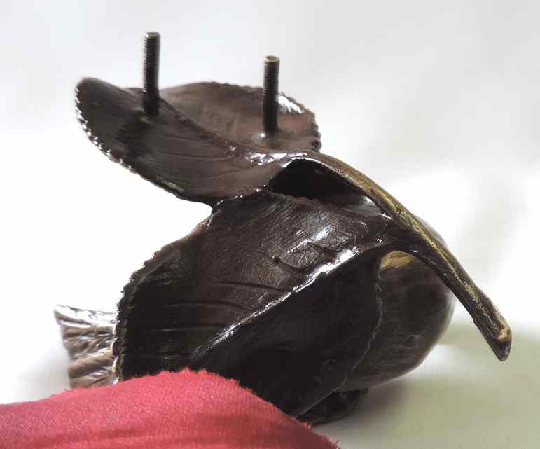 Vogel auf Blatt, Grabschmuck, zur Wandbefestigung