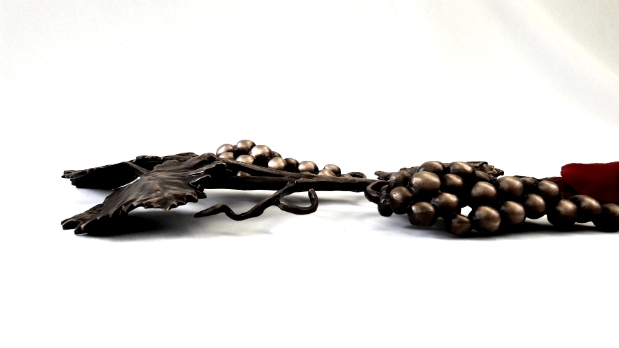 Weinrebe Bronzerelief
