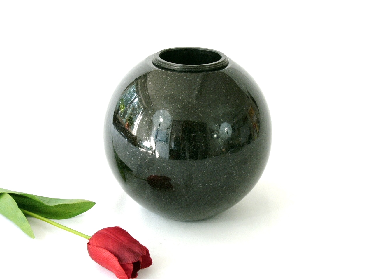 Kugelvase Stein