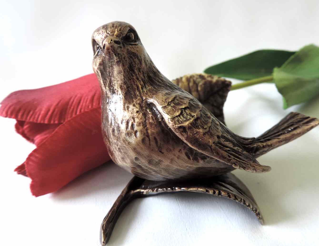 Vogel auf Blatt, Grabschmuck, zur Wandbefestigung
