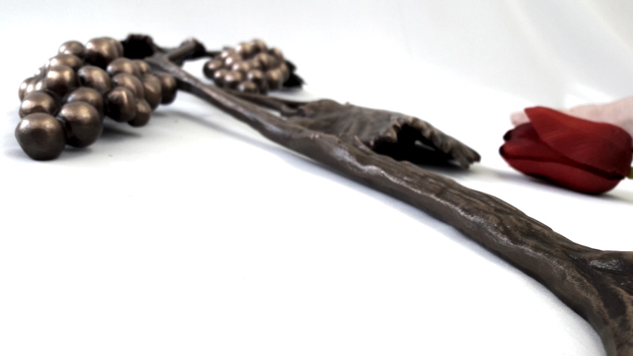 Weinrebe Bronzerelief