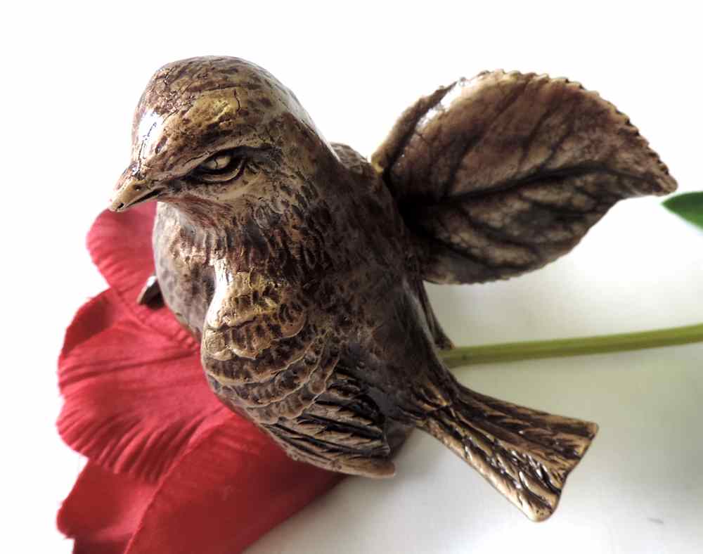Vogel auf Blatt, Grabschmuck, zur Wandbefestigung