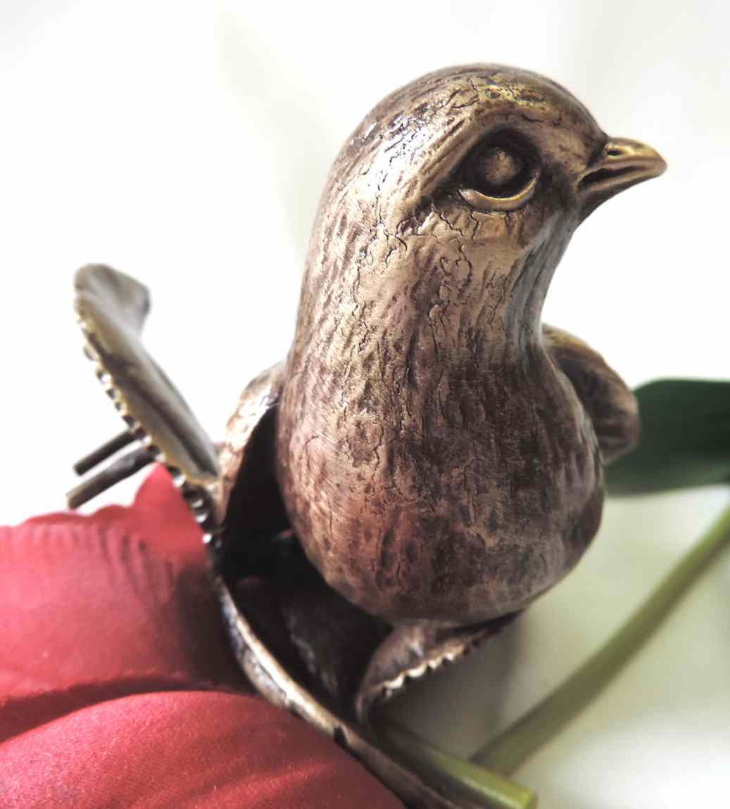 Vogel auf Blatt, Grabschmuck, zur Wandbefestigung