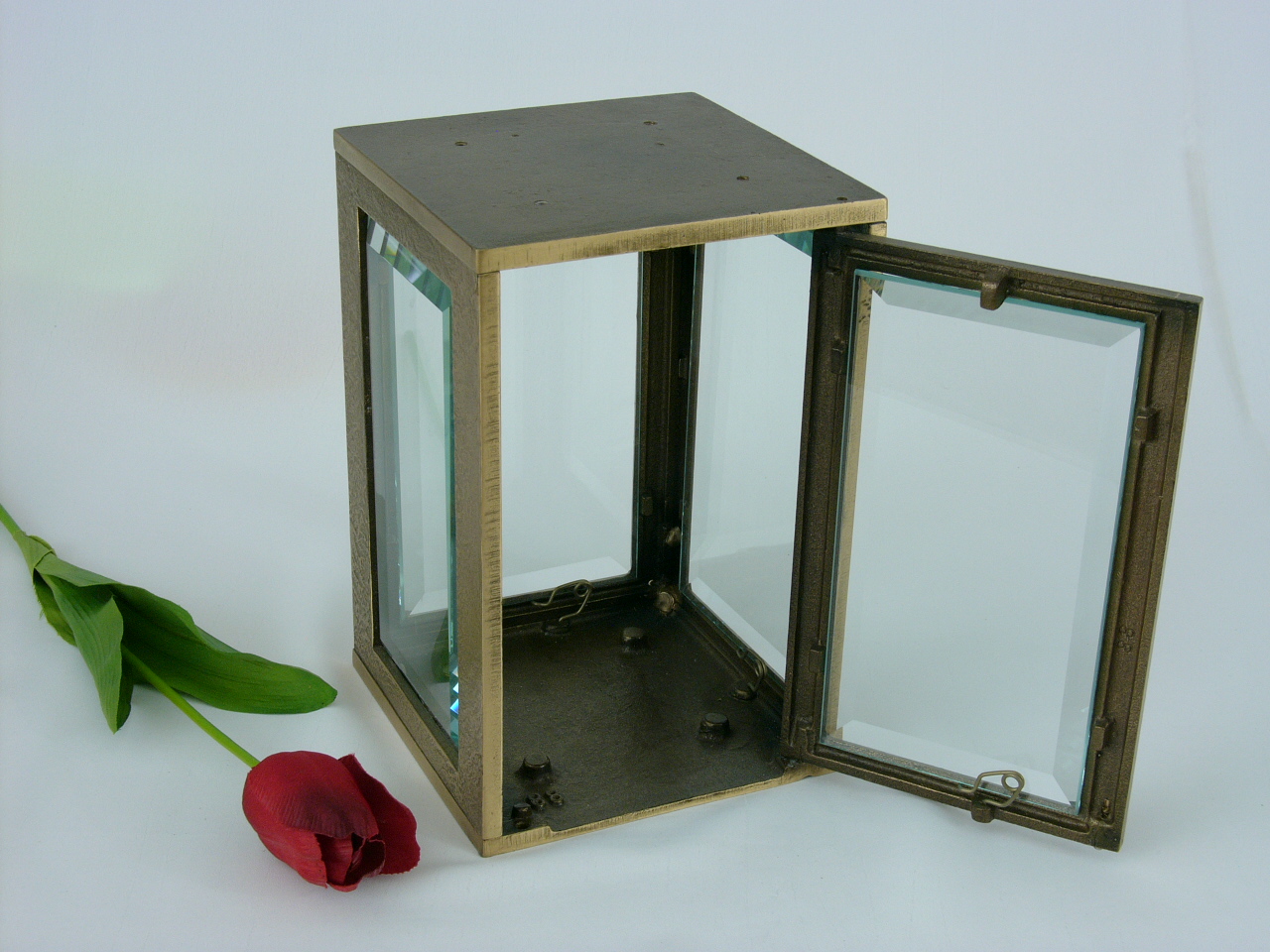 Einbaulaterne, Grablaterne, Grabschmuck