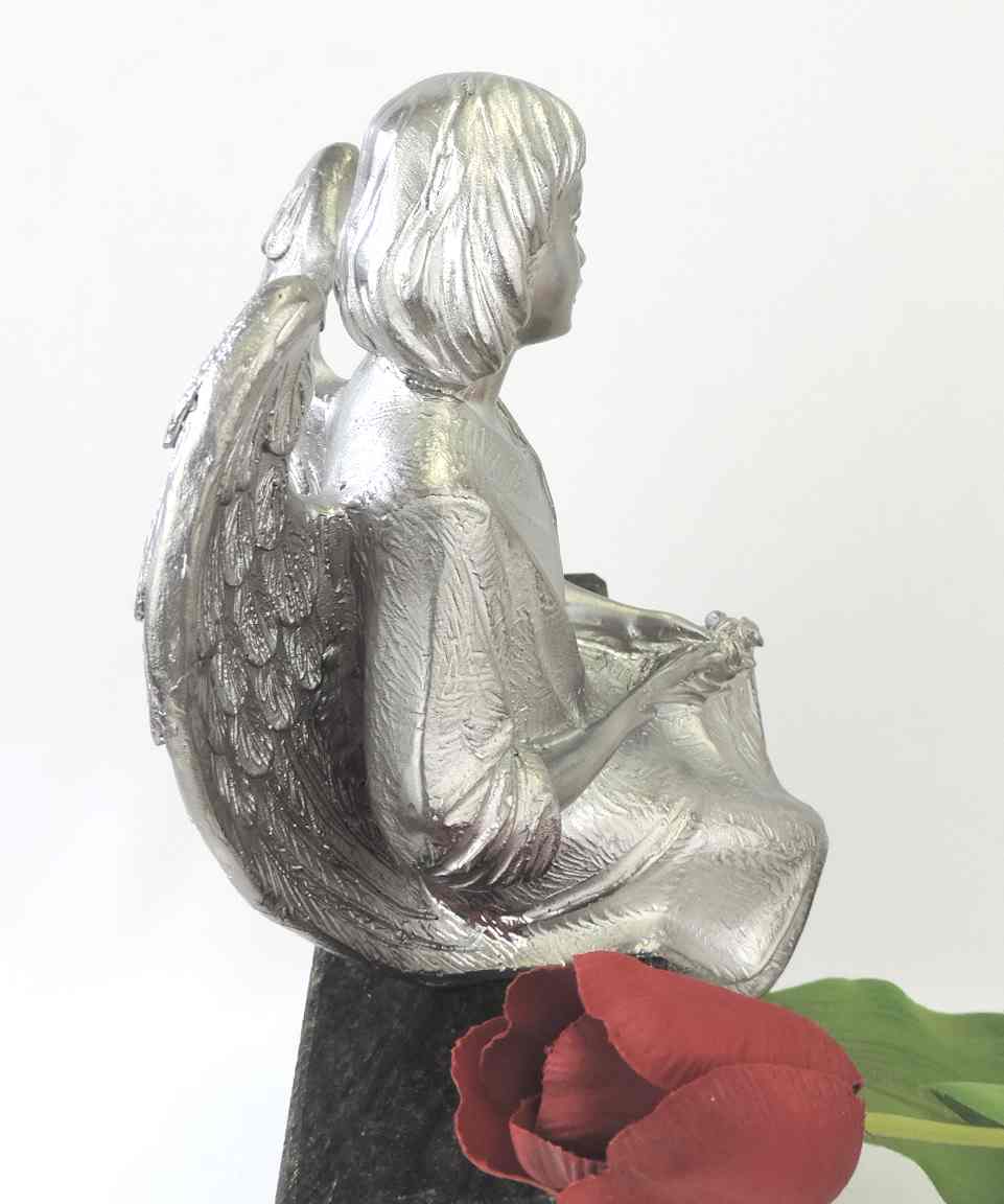 Engel, sitzend, Edelstahl- Guß, Grabschmuck